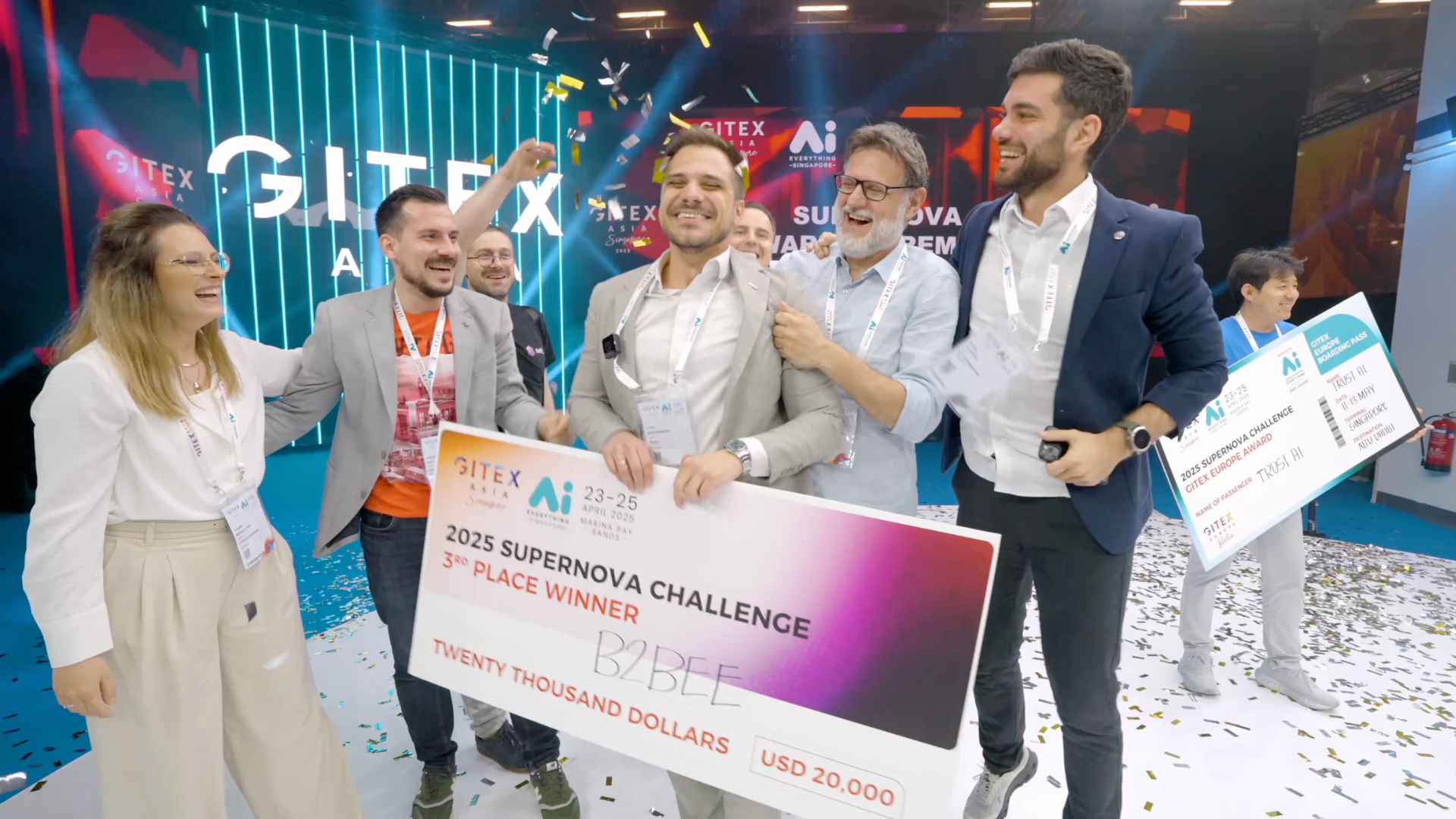 B2Bee en Singapur en una competición de startups tras ganar el 3er puesto